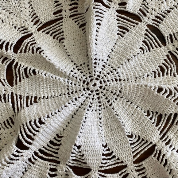 Collectible Beautiful Handmade Crocheted Doily Off White 15" - Picture 6 of 6